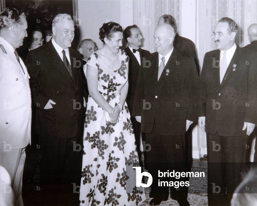 Ceremony of signing of the Declaration of Belgrade between the Union Sovietique and Yugoslavia, Belgrade, June 2, 1955, 1955 (photo)