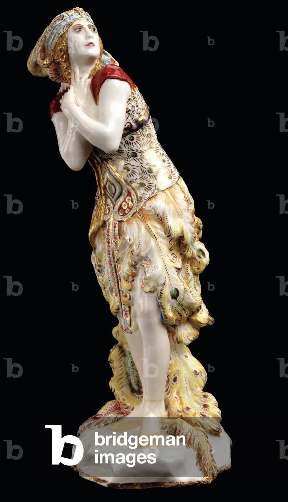Tamara Karsavina in the ballet 'The Firebird' (L'Oiseau de feu) by I. Stravinsky, 1920 (porcelain)