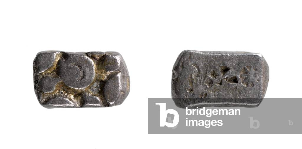 Both sides of a Silver half karshapana, Avanti (India), Madhya Pradesh, 3rd century BC