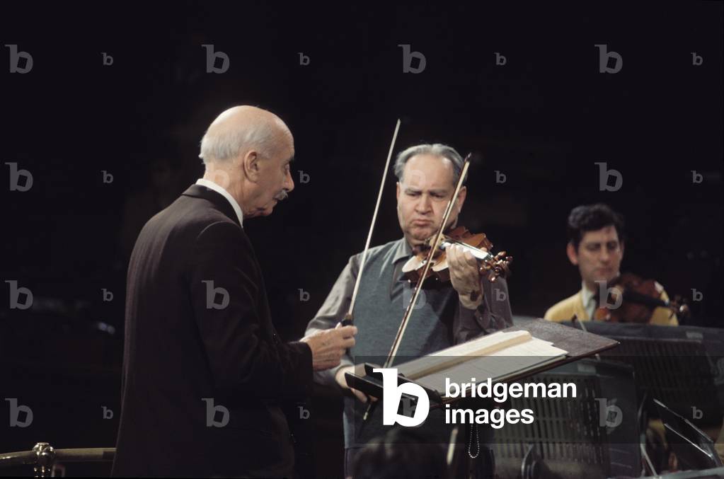 OISTRAKH, David - playing the violin, Conducted by Sir Adrian BOULT, 1964