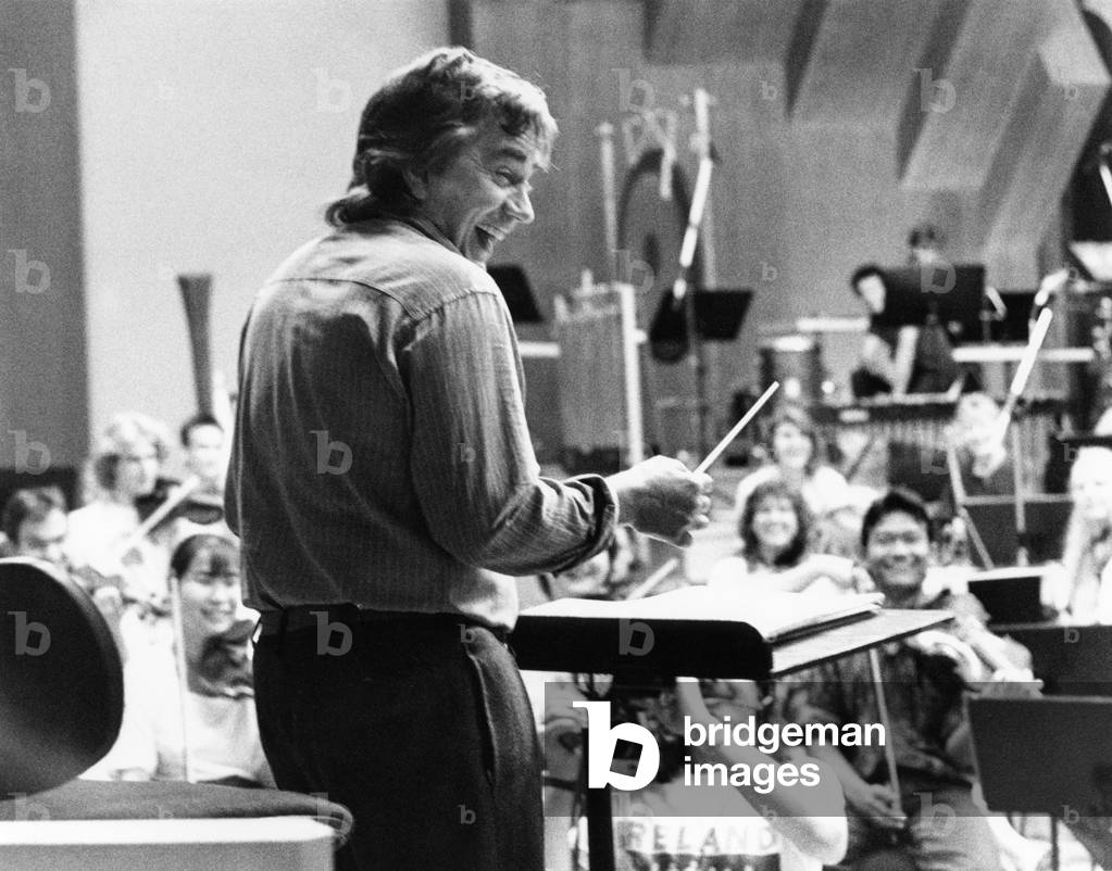 Dudley Moore - portrait conducting reheasal with the Schleswig-Holstein festival opera - British comedian and actor c