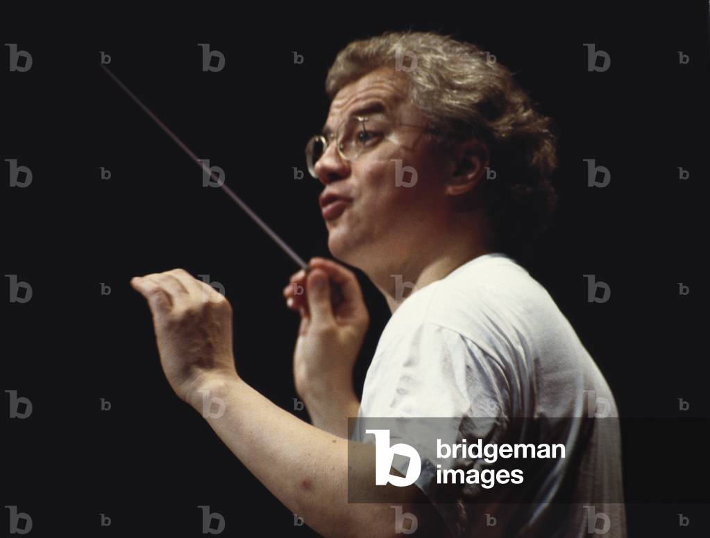 Osmo Vänskä - portrait of the Finnish conductor, conducting the BBC Scottish Symphony Orchestra with his hands