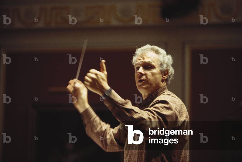 Jan - Pascal Tortelier conducting with baton