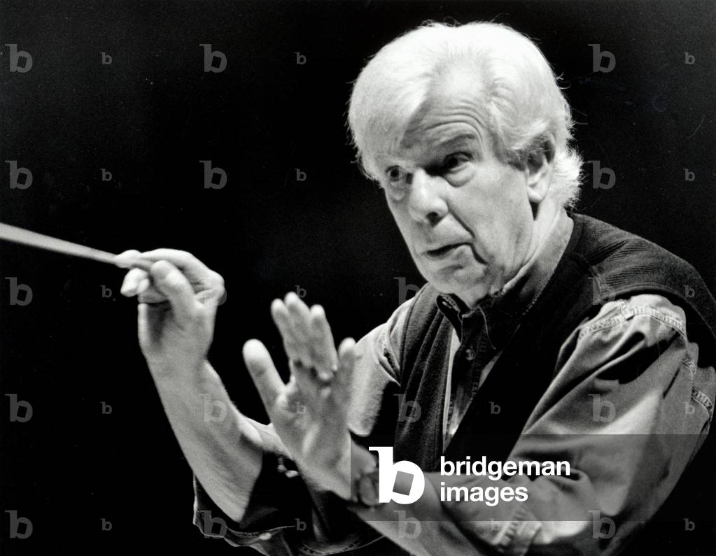 Christoph von Dohnányi conducting with baton