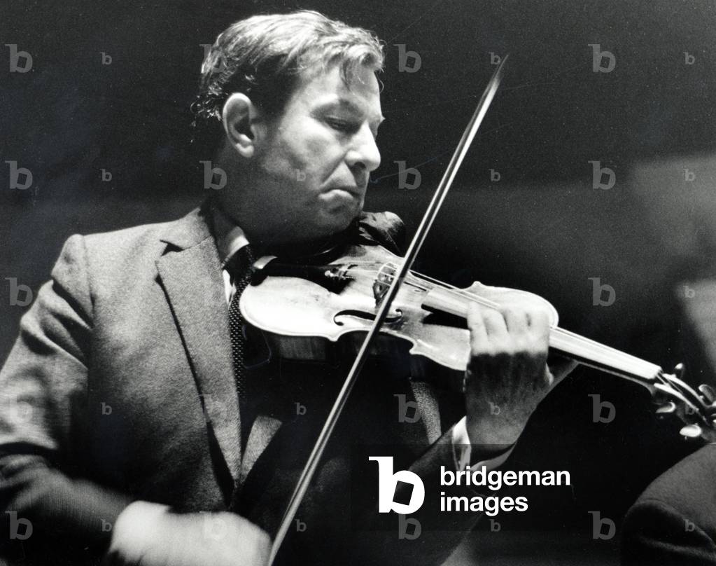 Nathan Milstein rehearsing his violin concert at the London Royal Festival Hall, 1968/69