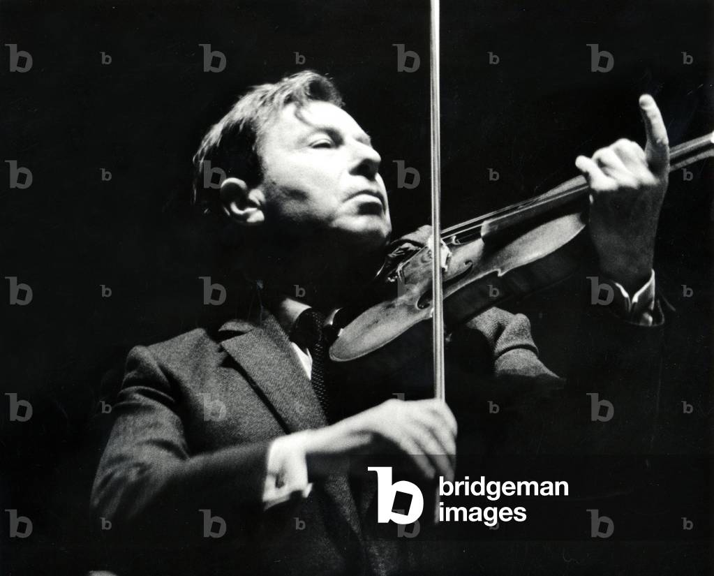 Nathan Milstein rehearsing his violin concert at the London Royal Festival Hall, 1968/69