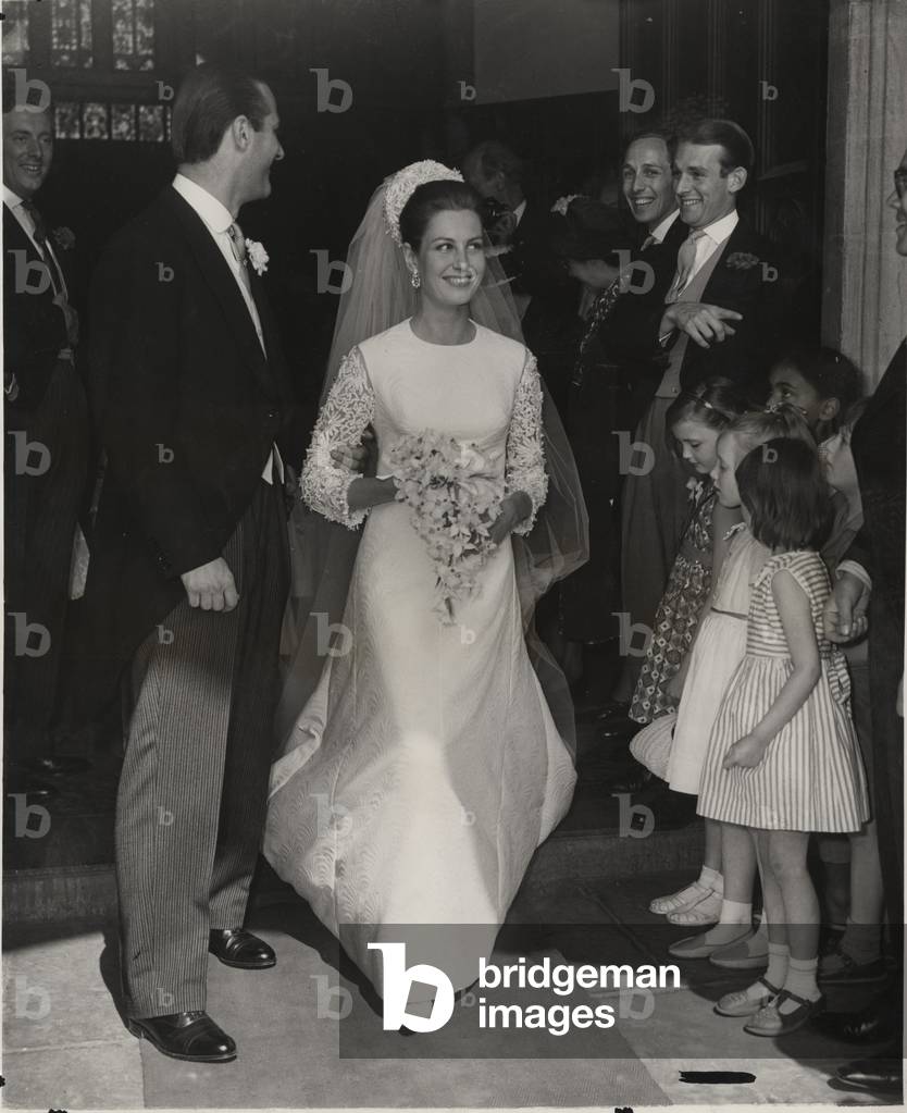 Lady Philippa Wallop wearing a Belleville Couture wedding dress, June 1963 (b/w photo)