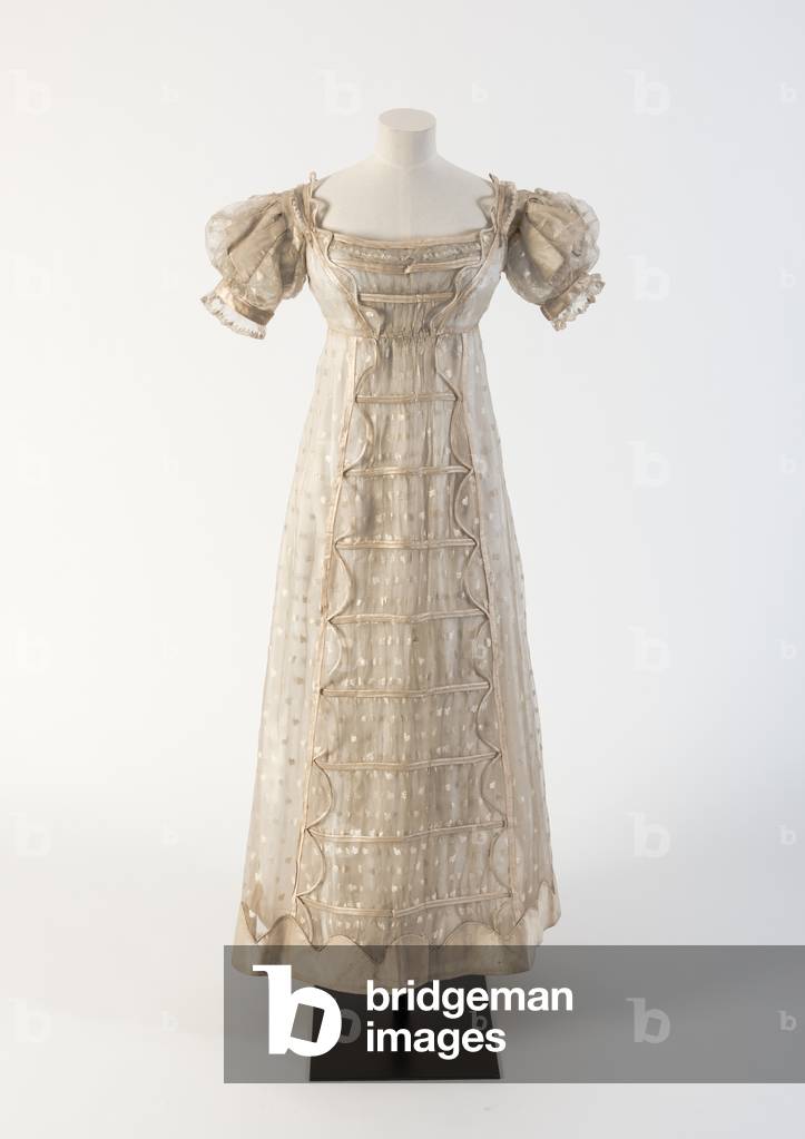 Cream silk gauze Madras lace frock with silk satin detail, 1817 (silk & lace)