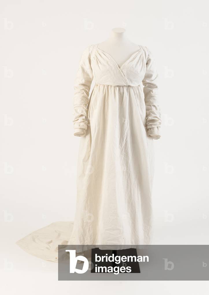 White cotton gown, 1800 (cotton)