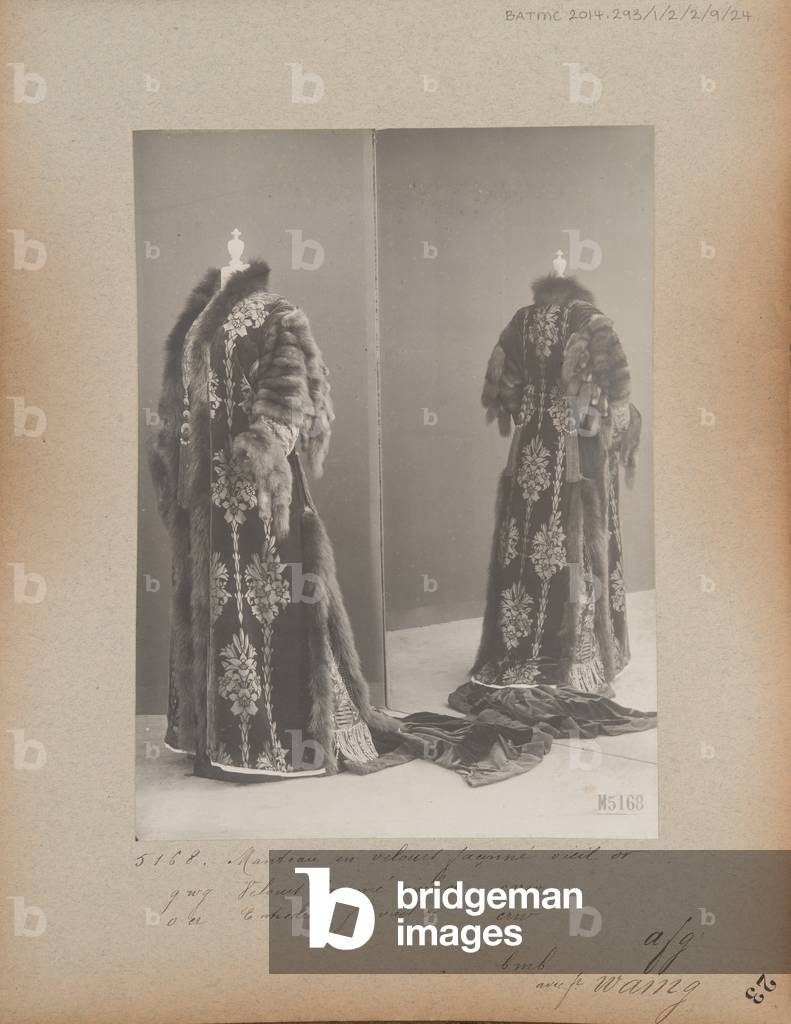 Album Page: House of Worth, Evening Coat, 1908-10 (b/w photo)