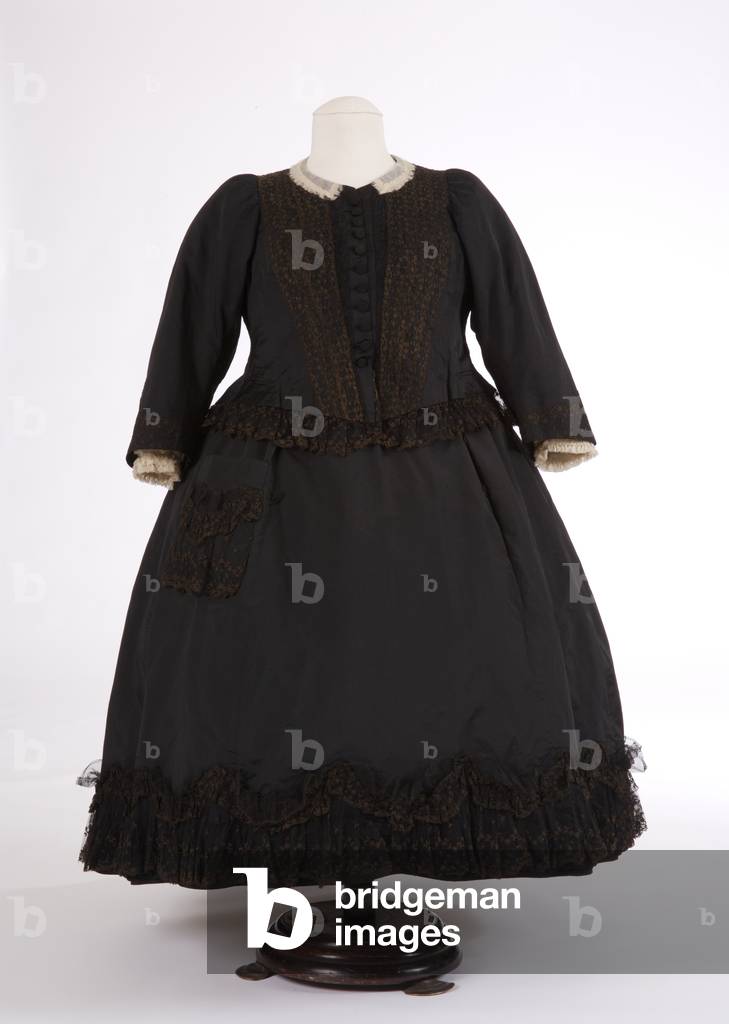 Queen Victoria's dress, 1890s (silk & net)