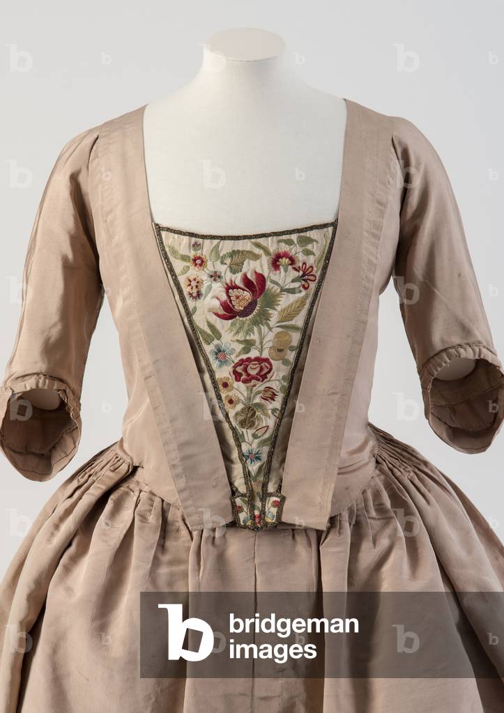 Red and blue silk thread embroidered stomacher, 1740s (silk)