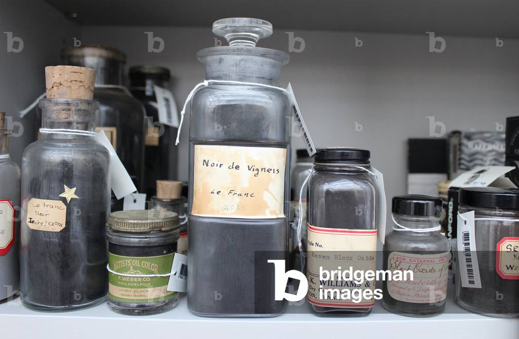 Samples from the Forbes Pigment Collection at the Harvard Art Museums (photo)