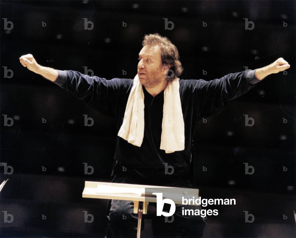 Riccardo Chailly  conducting