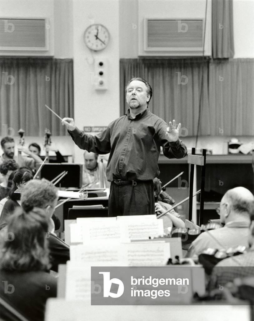 Sir Andrew Davis conducting