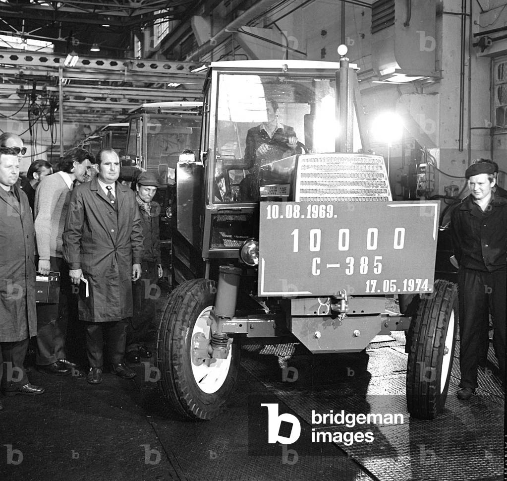 Ursus, Warsaw, Poland, 06.1974. Presentation of the ten thousandth model C - 385 tractor produced in Ursus Tractor Factory. 