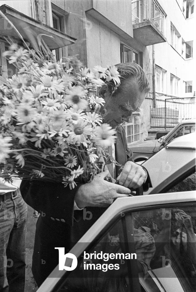 Warsaw, 06.1981. First visit to Poland. Czeslaw Milosz (30.06.1911 - 14.08.2004). Nobel prize winner in literature, poet, essayist and translator. Czeslaw was anti-Stalin and his novel 'The captive mind' show cases his beliefs. He was a Slavic language and literature professor at the University of California. (1961-1998). 