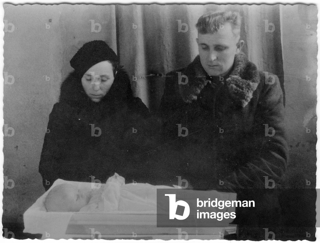 Rydzewski, approximately 1948. Photgraph from Krzywicki (from Stabienszczyny) album. Child's funeral. Information fromKrzywicki family. Reproduction Andrzej Sidor 