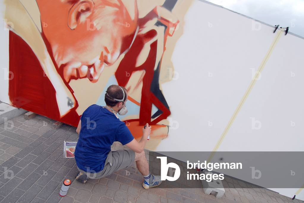 Warsaw, 01.06.07. Graffiti immortalising Pope John Paul II's first Pilgrimage to Poland in 1979. 