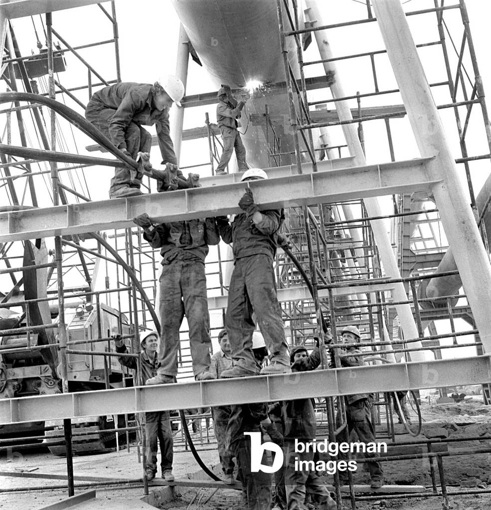 Katowice, 10.1975. Construction of Huta Katowice. 