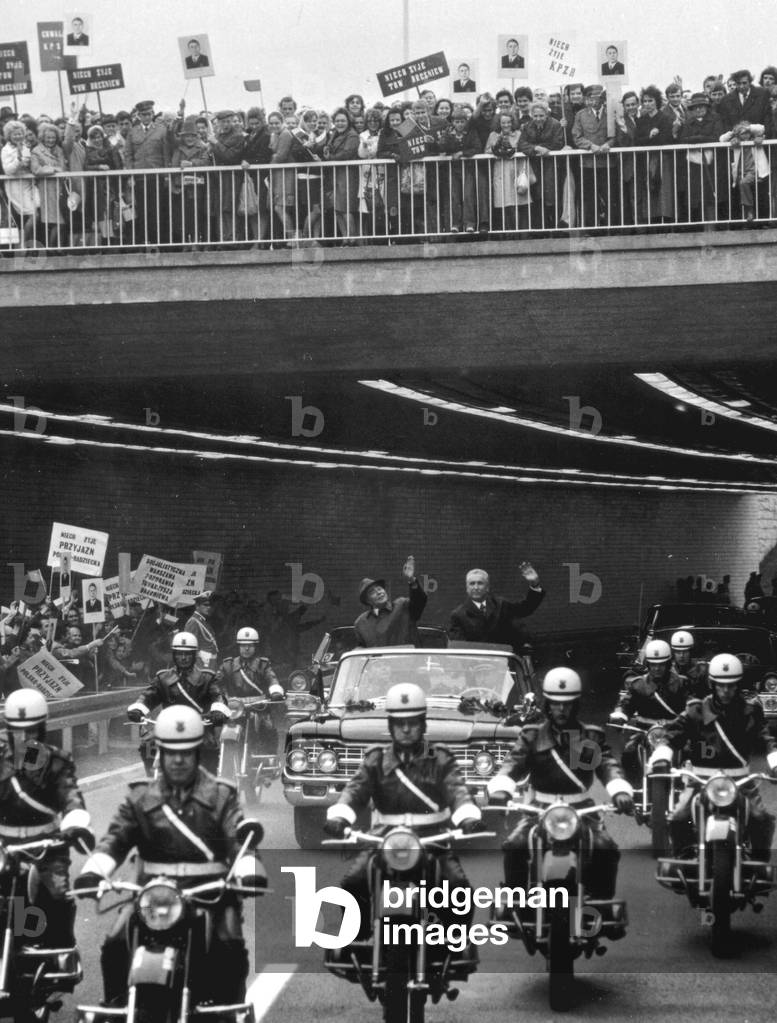 Warsaw 1974. Polish-Russian relations. Brzeniew's visit to Poland, Edward Gierek and Leonid Brzeniew. Motorcade on Lazienkowska route. 