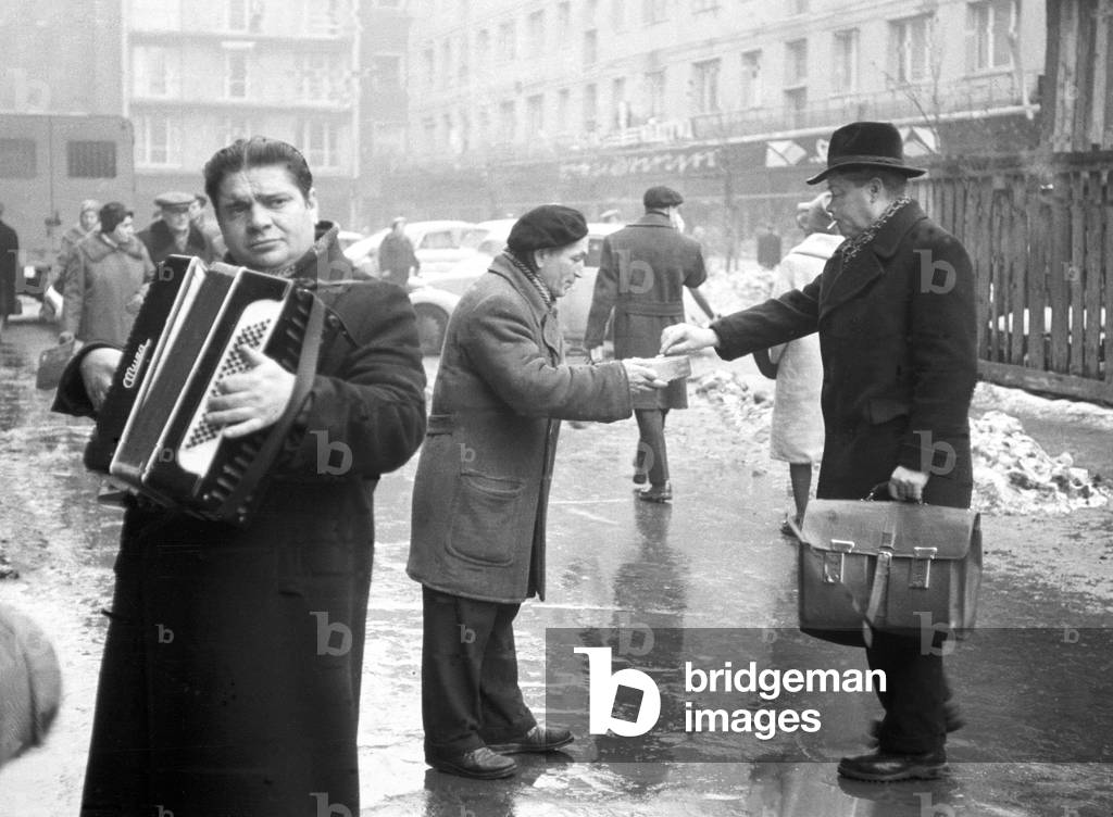 1958. Orchestra on Chmielna street in Warsaw. 