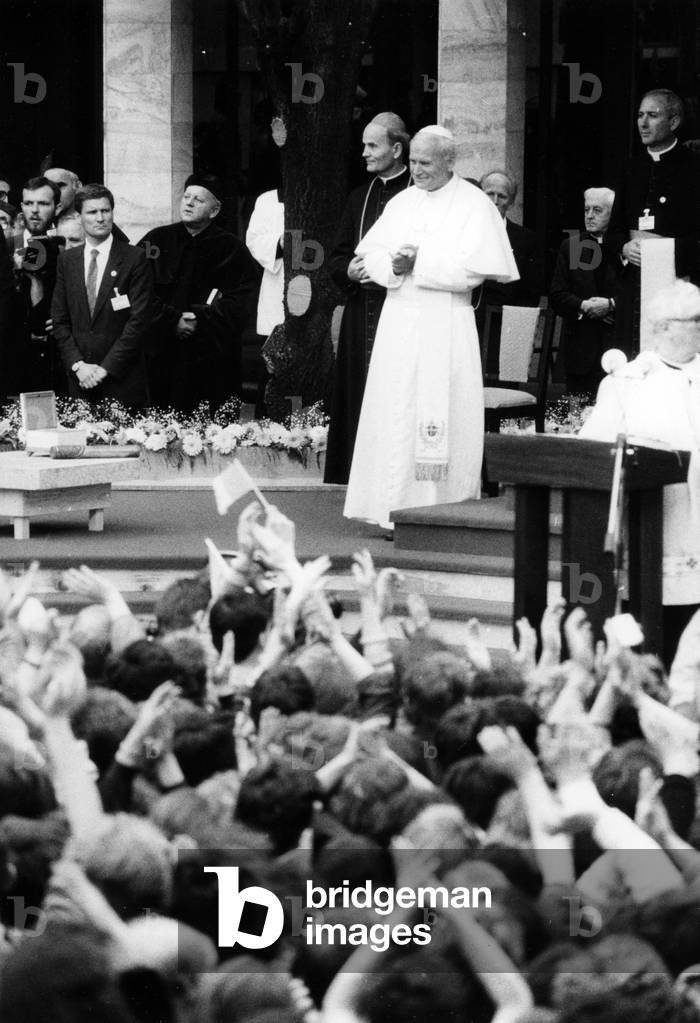Saint Anne Mount, 21.06.1983. Pope John Paul II's 2nd Pilgrimage to Poland. Pope during a mass. 