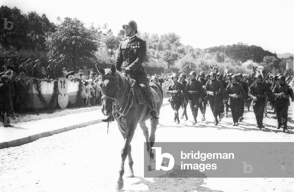 Vilnius, Pilsudski's First Division foot legion (Vilnius Army) at a parade for General Stefan Dab-Biernacki, Vilnius 1937-39