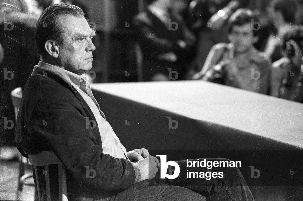 Lublin, 11.06.1981. Czeslaw Milosz (30.06.1911 - 14.08.2004). Nobel prize winner in literature, poet, essayist and translator. Czeslaw was anti-Stalin and his novel 'The captive mind' show cases his beliefs. He was a Slavic language and literature professor at the University of California. (1961-1998). 