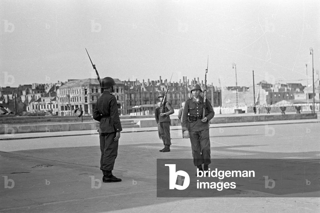Warsaw, 1947. Saski square. 