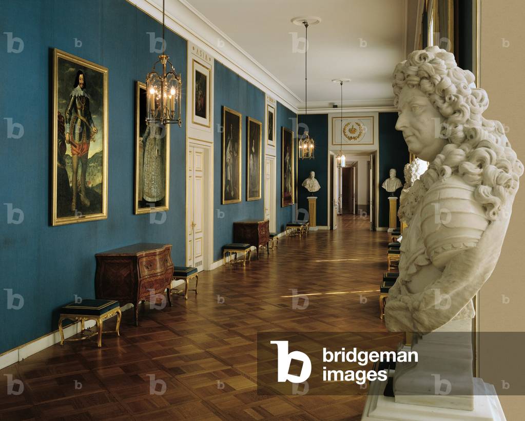 The Krolewiczowska gallery, contains portraits and bust sculptures of European leaders from the 17th and 18th centuries.  National museum in Warsaw 