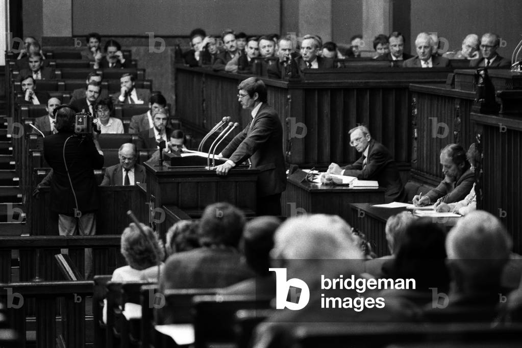 Warsaw, 30.09.1989 - 01.10.1989. House of Parliament. Pictured: Leszek Balcerowicz during a parliament session. 