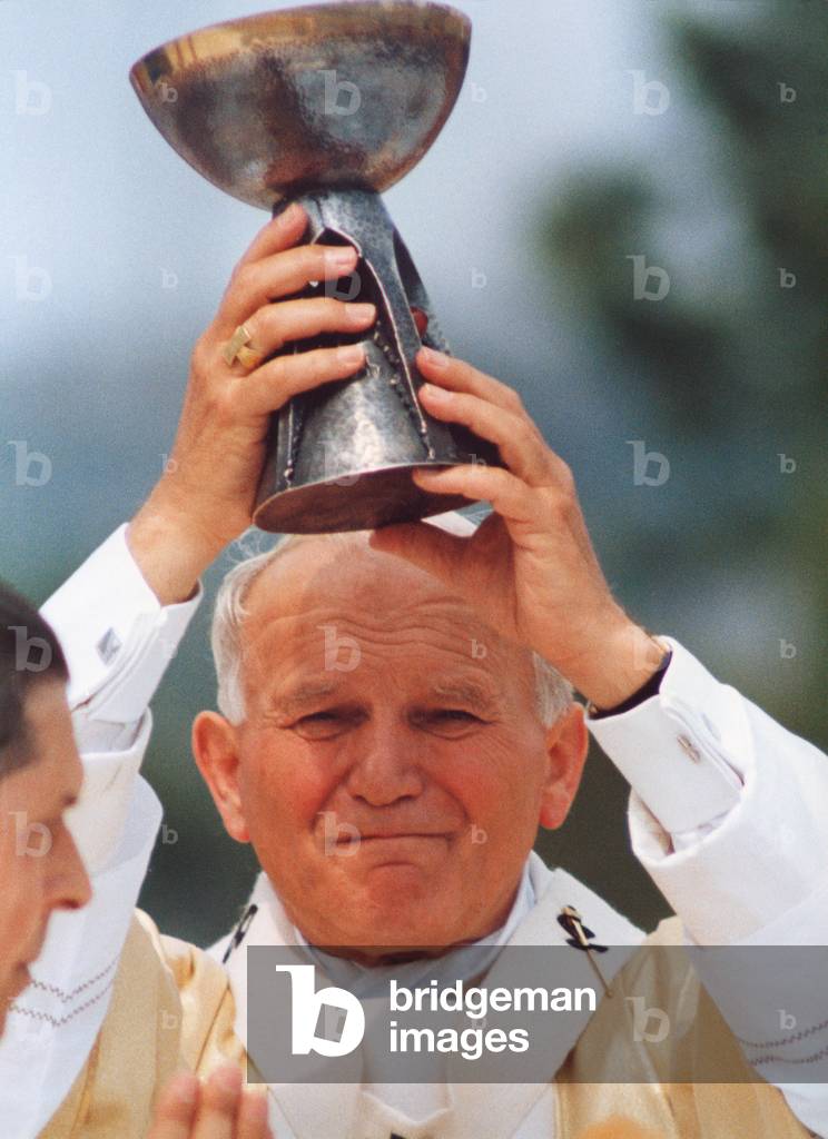 Warsaw, 14.06.1987. Pope John Paul II's third Pilgrimage to Poland, mass on Defilad Square. Wojciech Krynski 