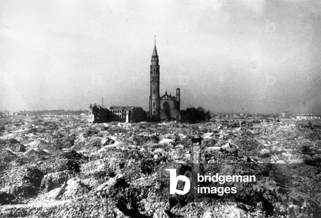 Warsaw, 1945. Ghetto and Saint Augustine church on Nowolipka street in ruins. Reproduction Zbyszko Siemaszko 