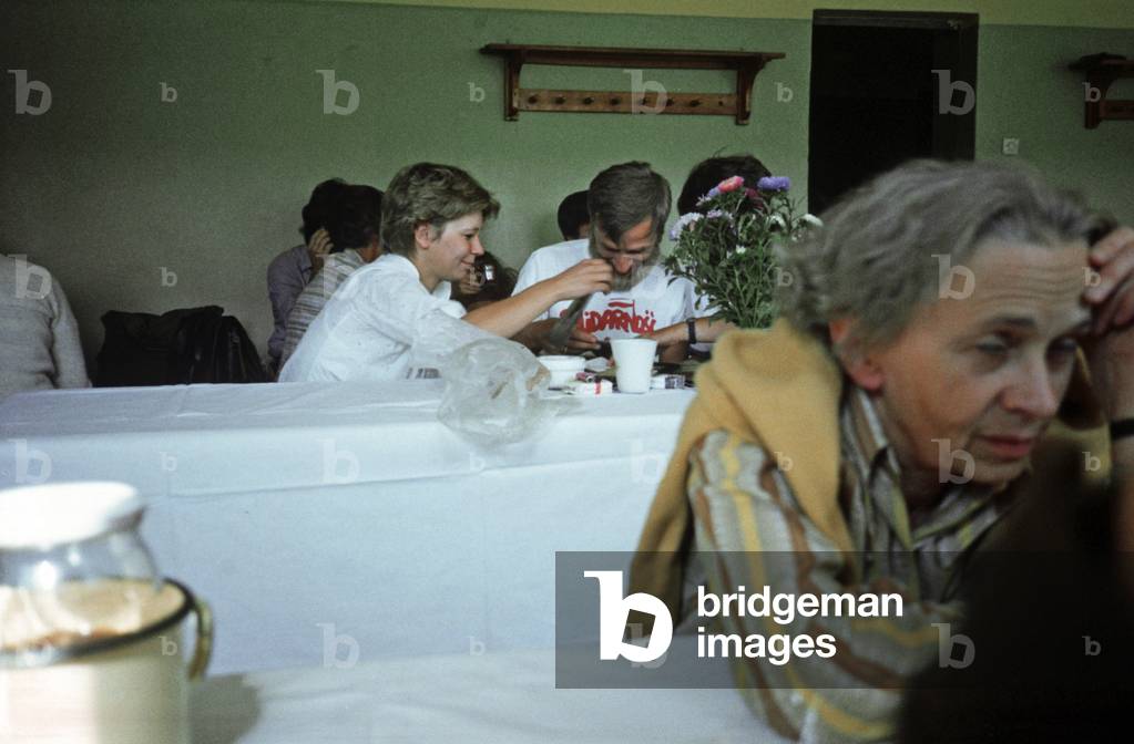 Zaleze, near Rzeszowa, 09.1982. Internmentees during martial law period in Poland. In middle, Bolko Skowron during a family visit. 