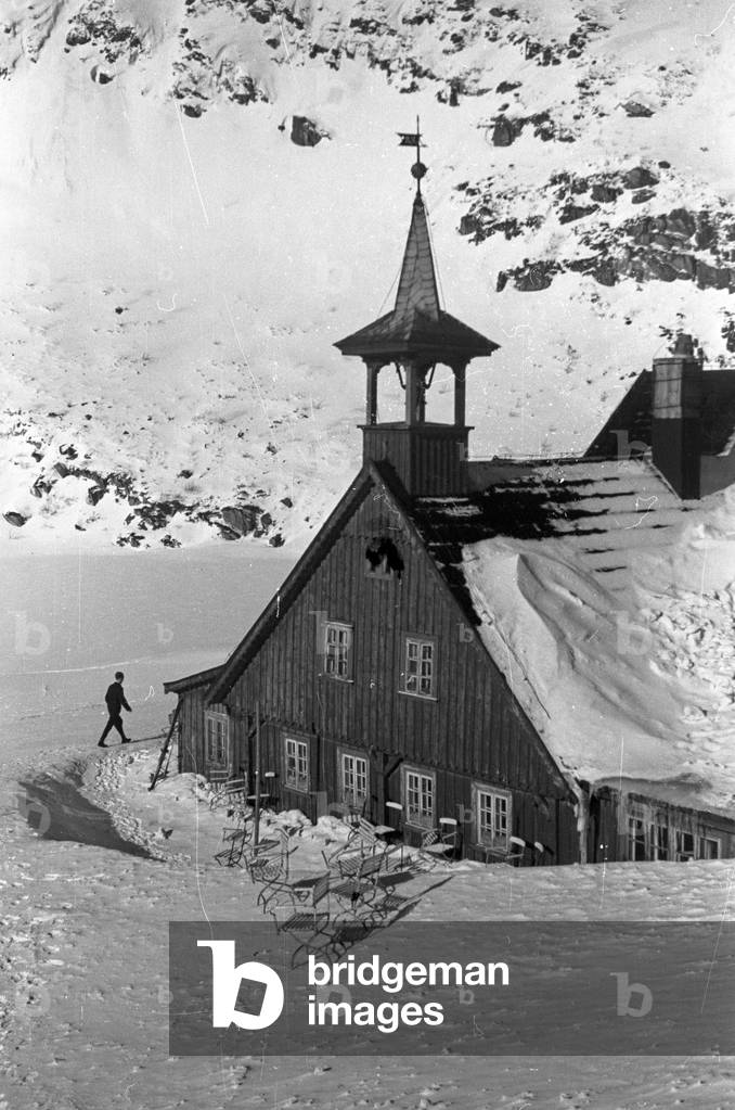Sniezka, 1950. Lonely chalet. 