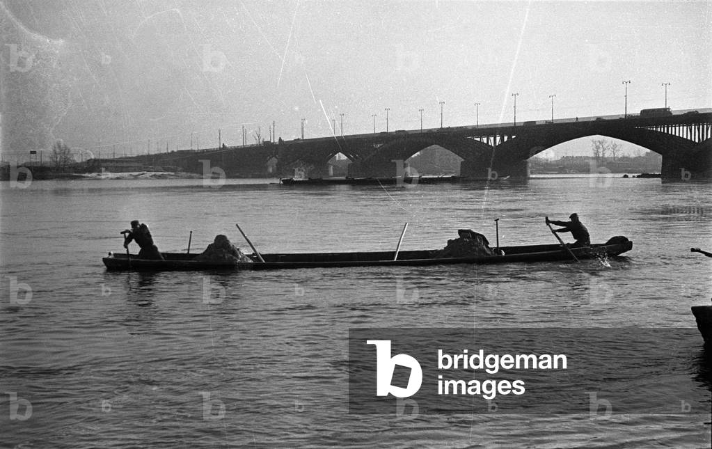 Warsaw,1947. Vistula river, Poniatowski bridge. 