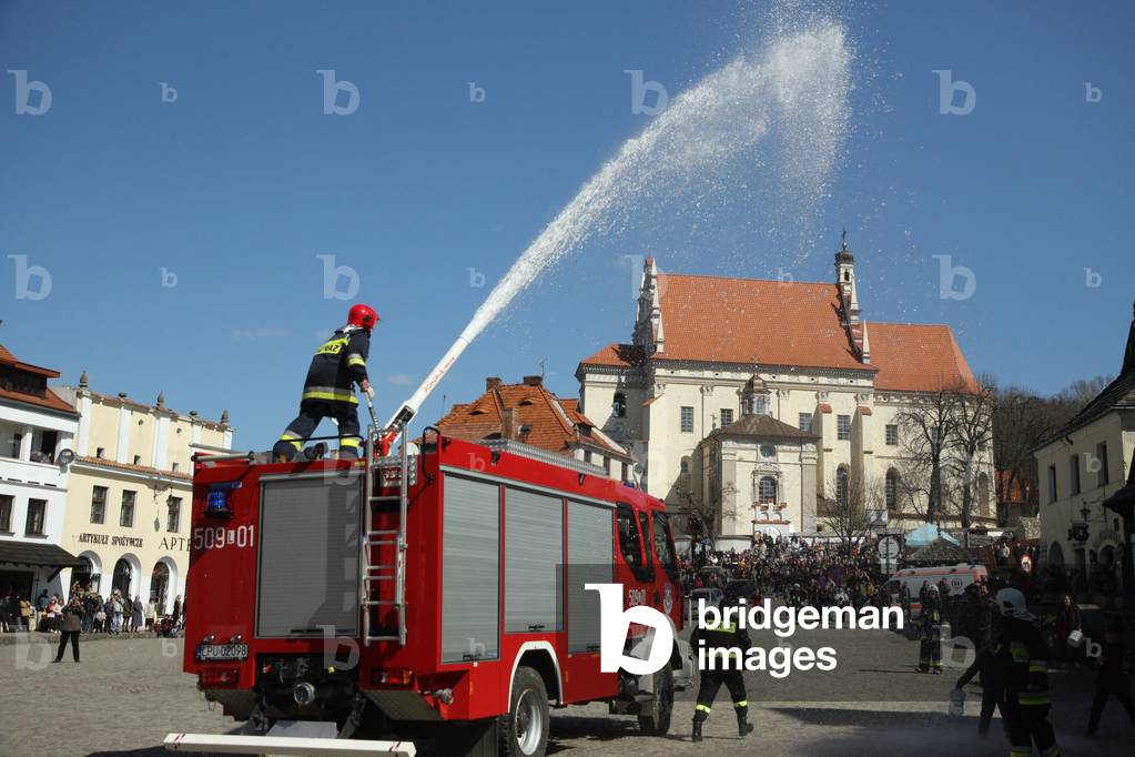 Śmigus-dyngus aka Wet Monday, Kazimierz Dolny, 2012 (photo)
