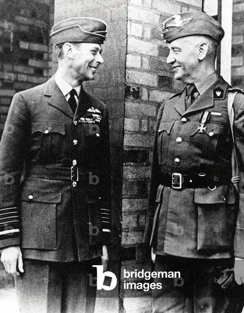 1942. King George VI and General Sikorski. 