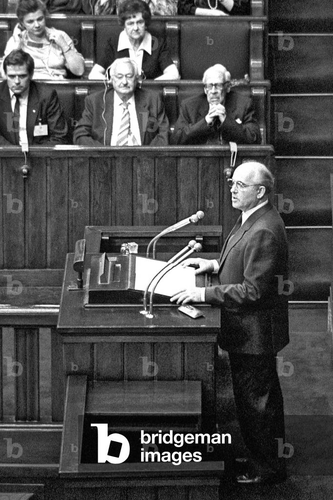 Warsaw, 11.07.1988. Polish-Soviet relations. Secretary general of KC KPZR (Soviet Union) Michail Gorbaczow in Poland. Parliament visit. 