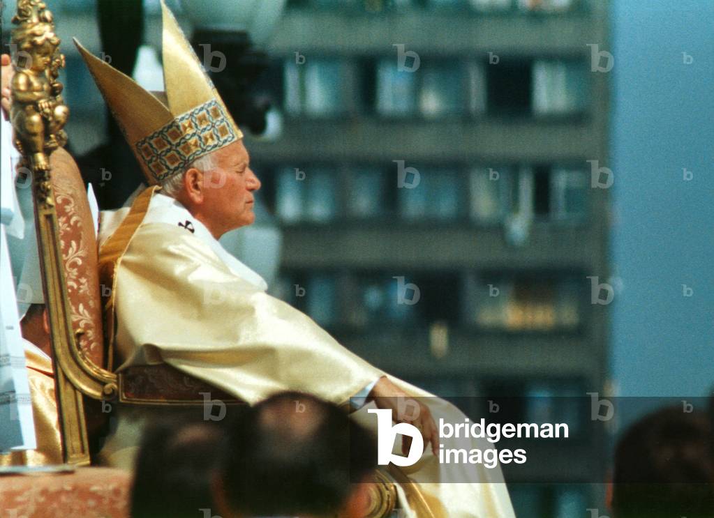 Warsaw, 14.06.1987. Mass at Defilad Square, Pope John Paul II's third Pilgrimage to Poland. 