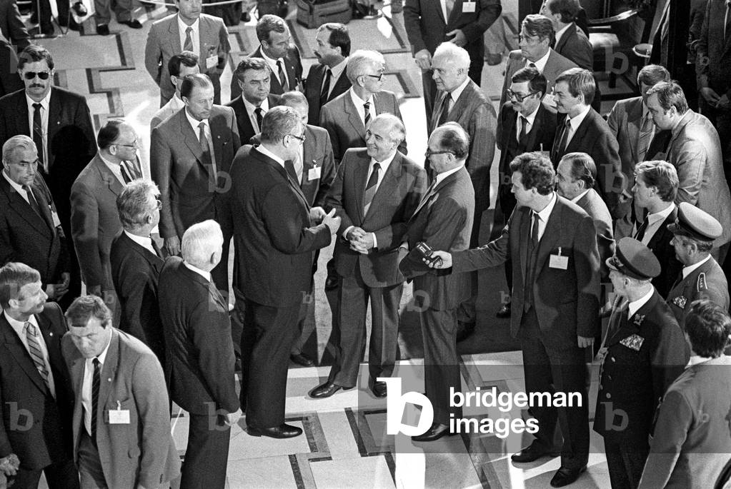 Warsaw, 11.07.1988. Polish-Soviet relations. Secretary general of KC KPZR (Soviet Union)Michail Gorbaczow in Poland. Visit in Parliament. He is welcomed by Parliament Marshal Roman Malinowski. 