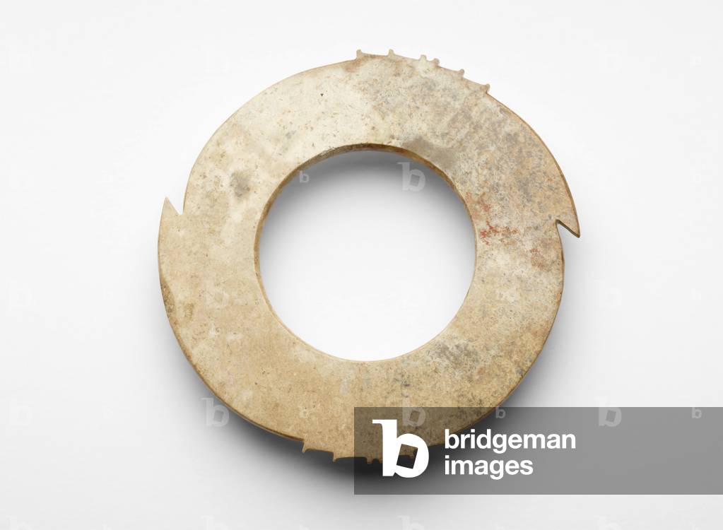 Notched disk, c.1300-c.1050 BC (jade, nephrite)