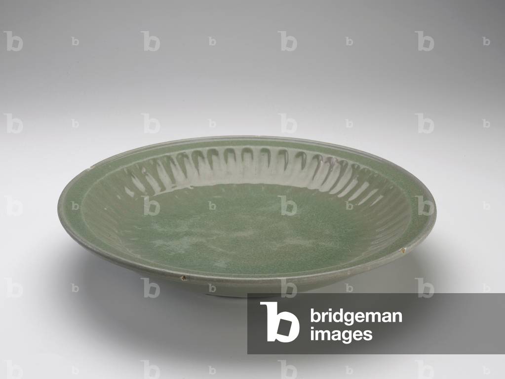 Large plate, Iran, Safavid dynasty (ceramic)