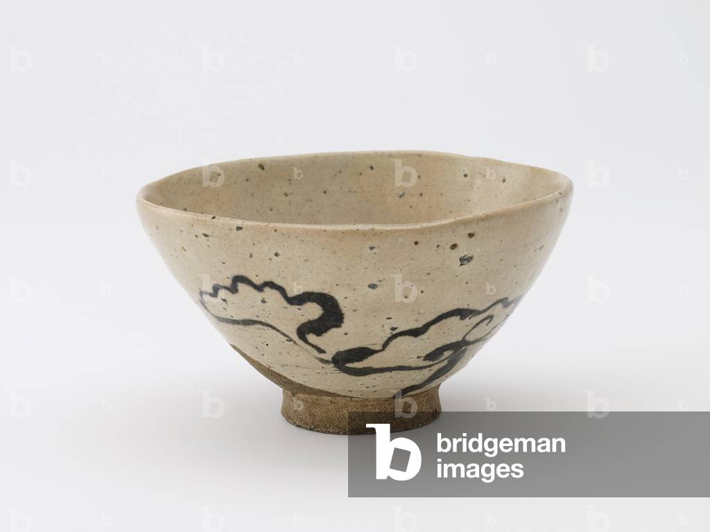 Tea bowl with design of fungus of immortality, Edo period, 18th-19th century (stoneware with iron pigment under clear glaze)