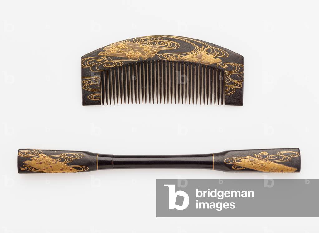 Comb and hairpin, late 19th-early 20th century (horn and wood with lacquer and gold)