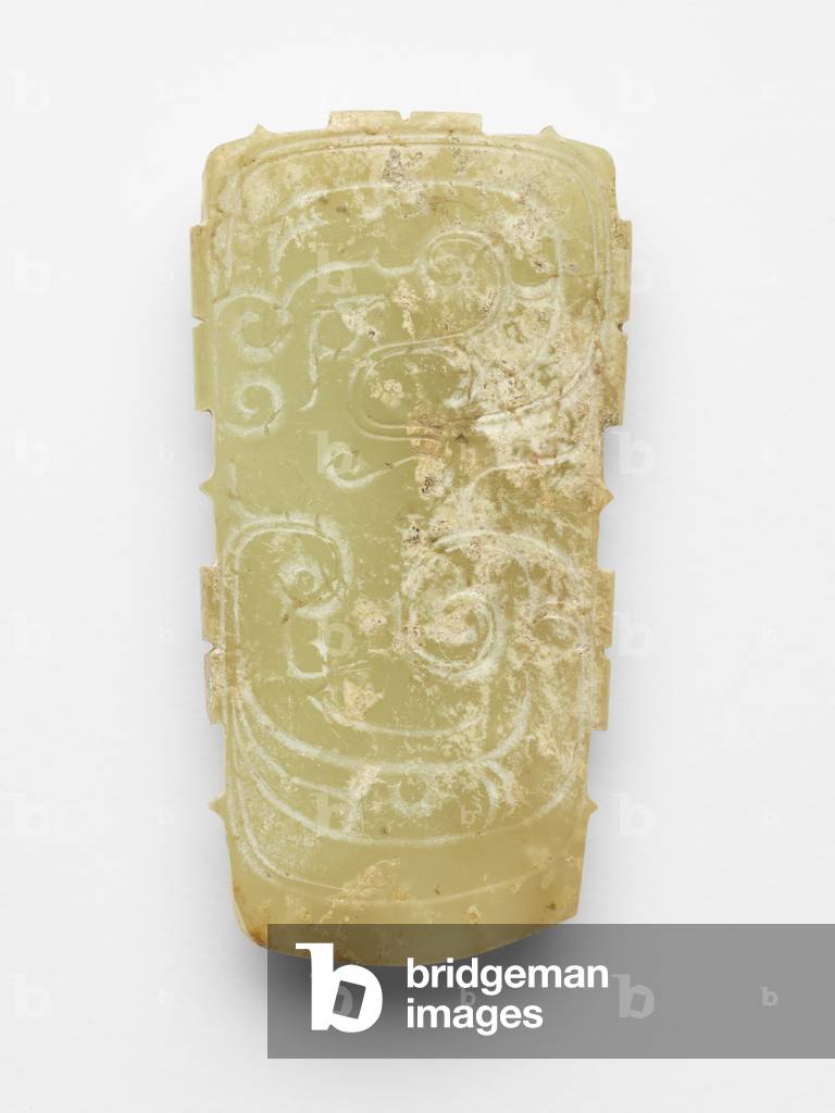 Pendant (pei) in the form of a dragon, 10th century BC (jade, nephrite)