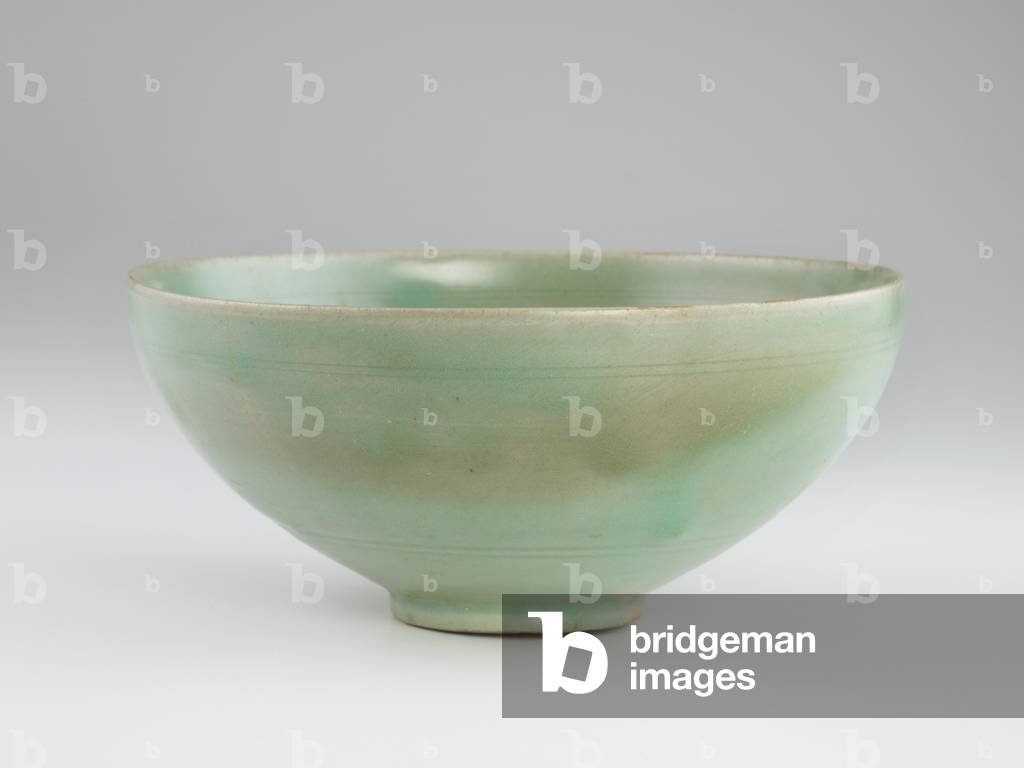 Bowl, 13th century (stoneware with celadon glaze)