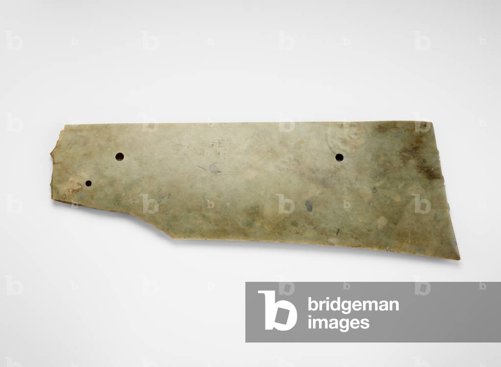 Harvesting knife (hu 笏) with geometric decoration, fragment, c.2000-1700 BC (jade, nephrite)