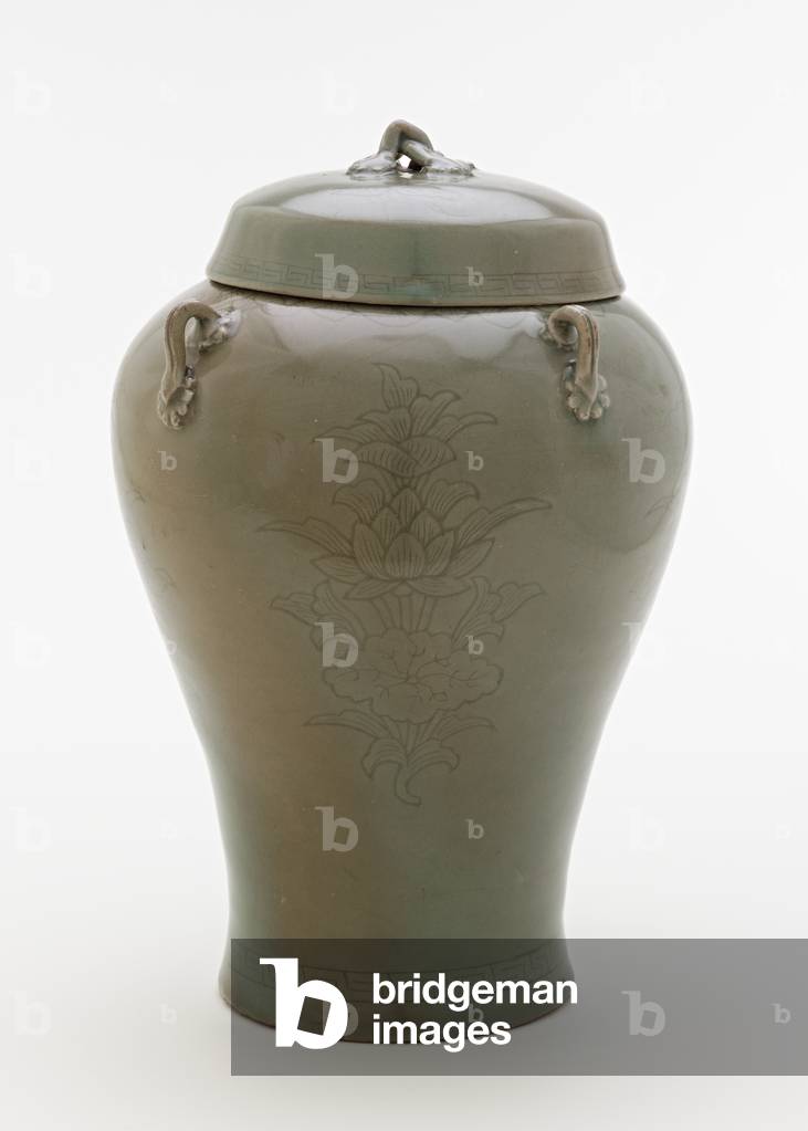 Jar with incised design of lotus sprays, second half of 12th century (stoneware with celadon glaze)
